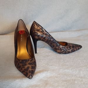 Nine West 🐆 Sequin Leopard Print Heels Size 10